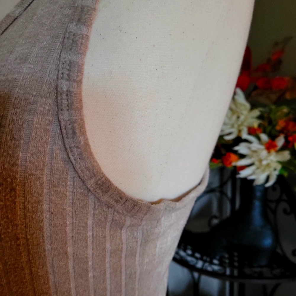 Forever 21 Cropped Racer Back Ribbed Sweater - Picture 7 of 8